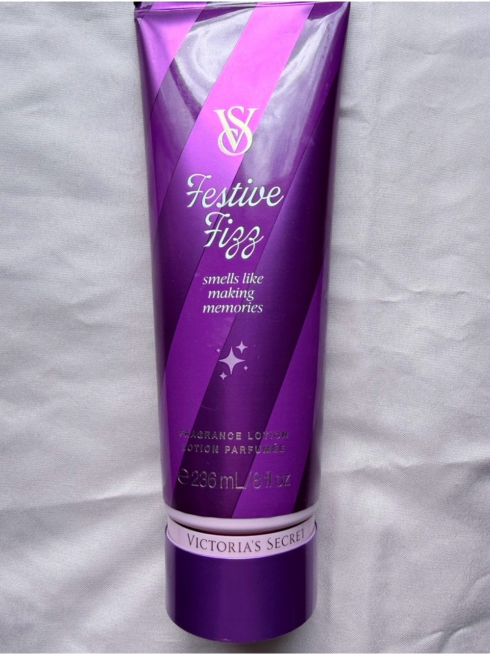 VS Festive Fizz Body Lotion-White Amber Sweet Hibiscus ❤️🌺